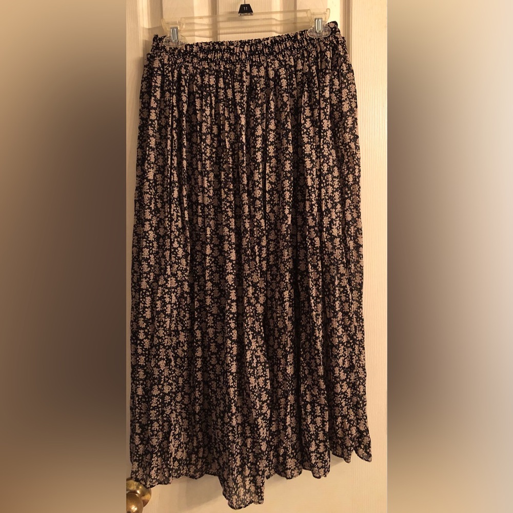 Worthington petite size 10p multi colored long vintage skirt